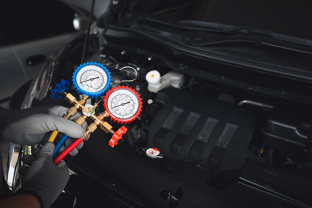 Is Your Car AC Leaking?  Common Causes and Repair Methods in Dubai